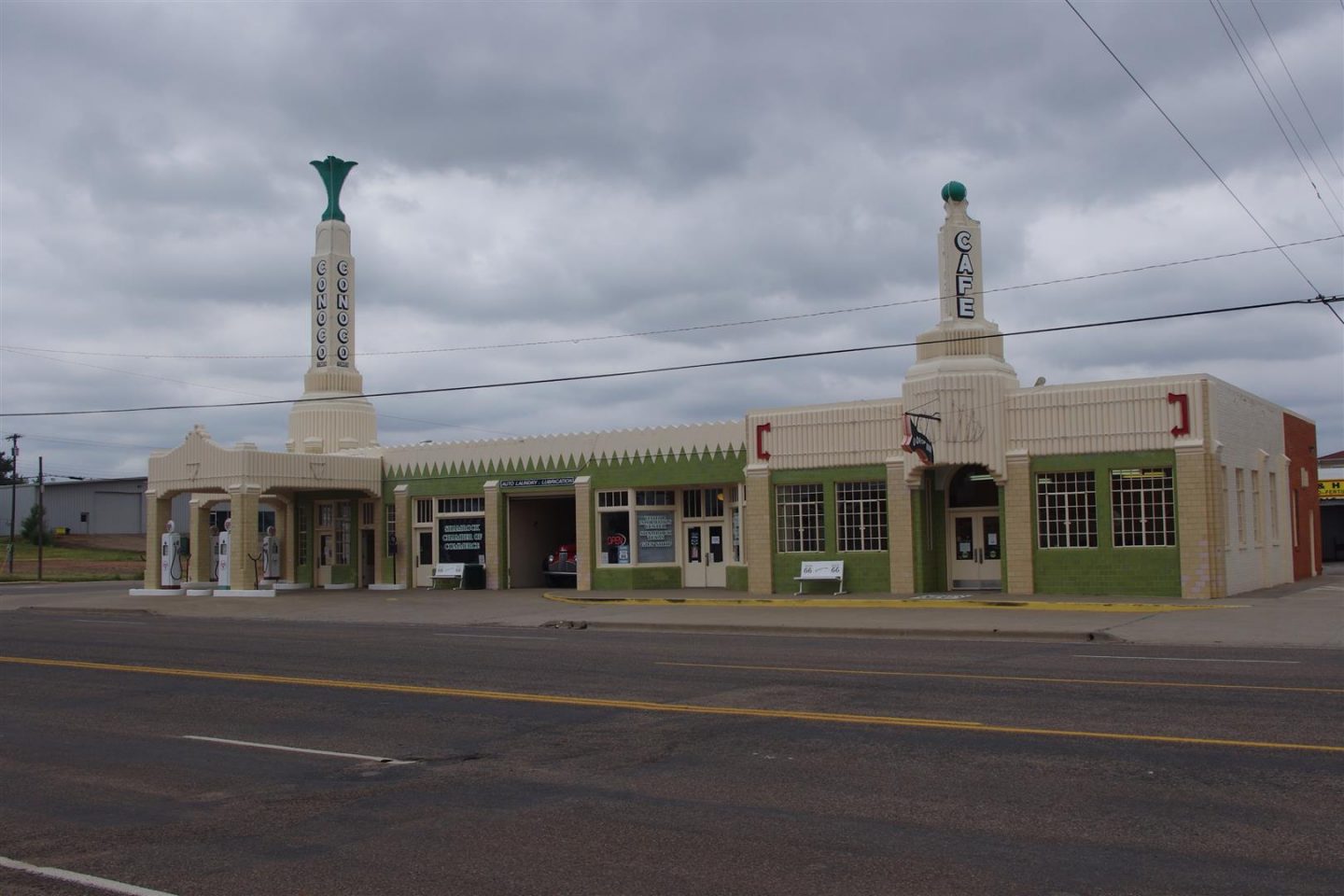 102 E 12th St, Shamrock, TX Historic Gas Stations